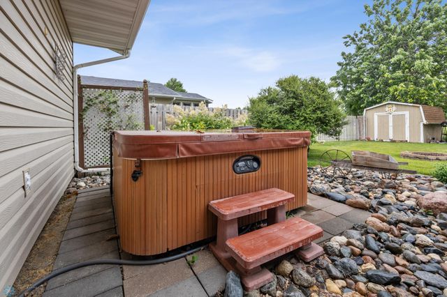 437 10th Avenue E, West Fargo, ND 58078