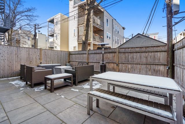 9 O St. 1, Boston, MA 02127