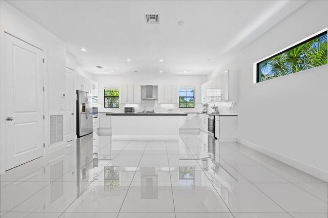 4121 Faraday Way, Palm Beach Gardens, FL 33418