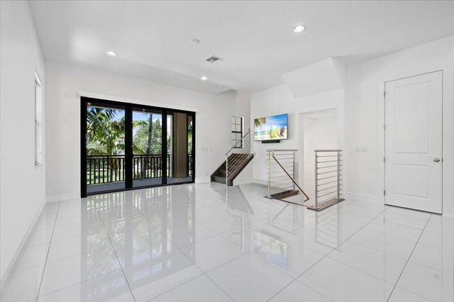 4121 Faraday Way, Palm Beach Gardens, FL 33418