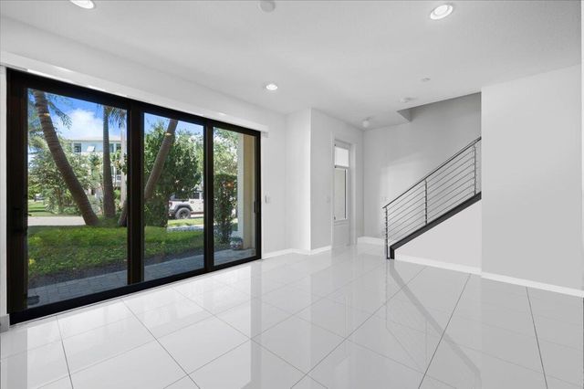 4121 Faraday Way, Palm Beach Gardens, FL 33418