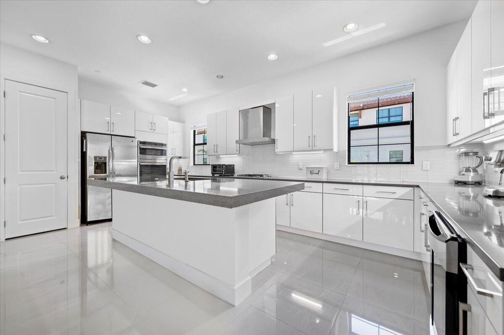 4121 Faraday Way, Palm Beach Gardens, FL 33418