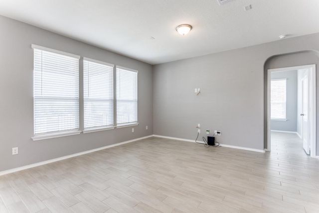 1100 Desaix DR, Georgetown, TX 78628