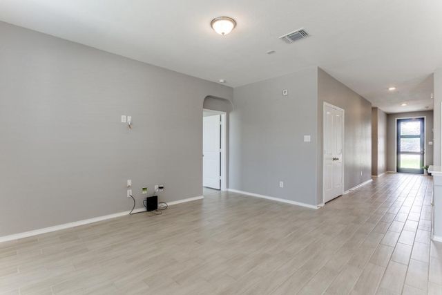 1100 Desaix DR, Georgetown, TX 78628