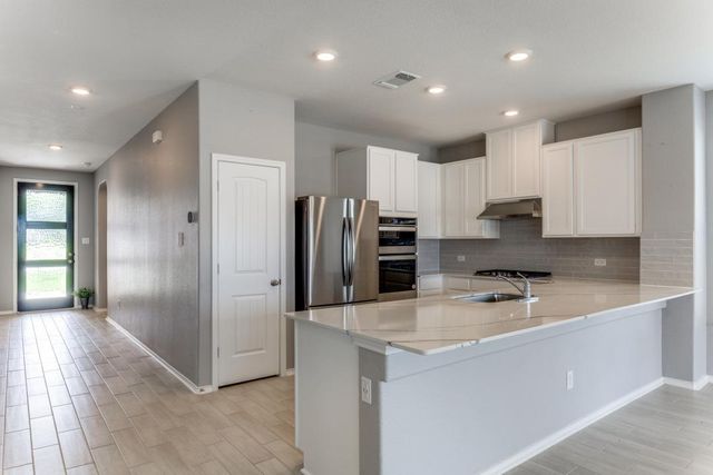 1100 Desaix DR, Georgetown, TX 78628