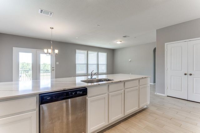 1100 Desaix DR, Georgetown, TX 78628