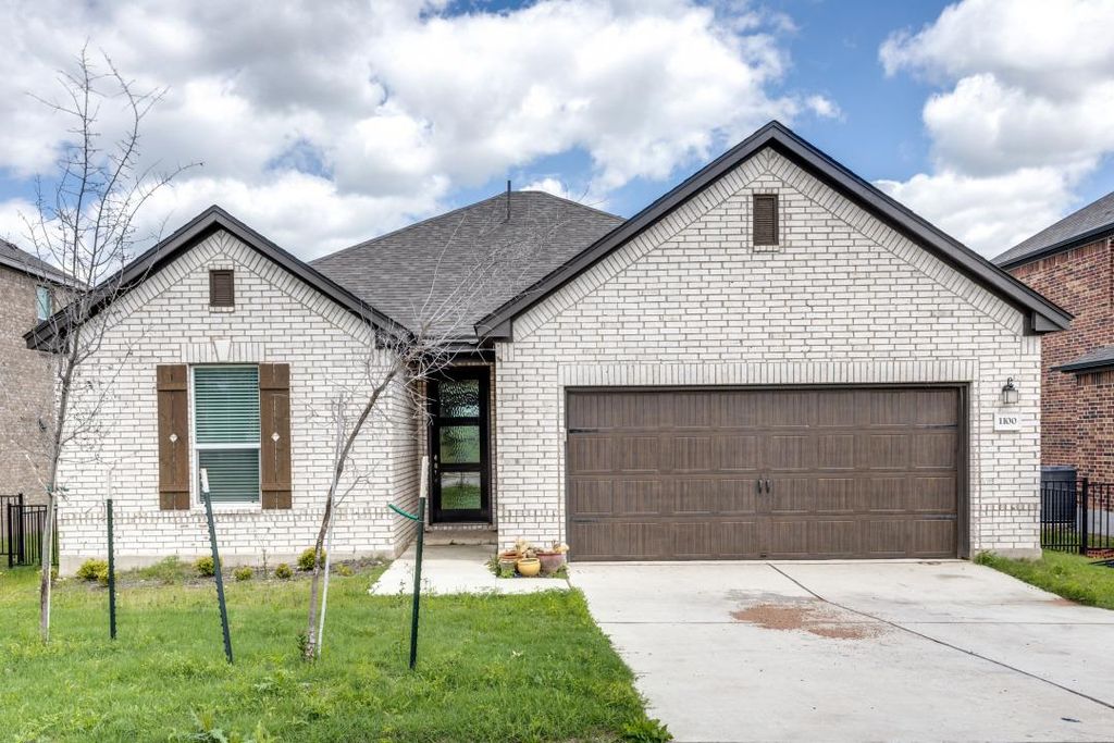 1100 Desaix DR, Georgetown, TX 78628