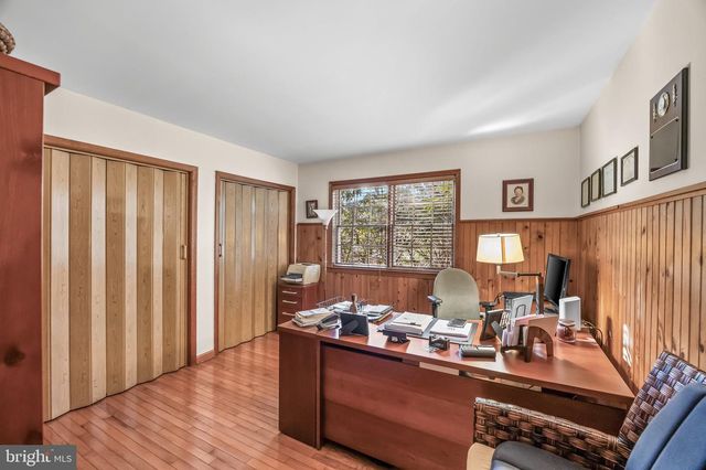 26 TUCKERTON RD, Shamong, NJ 08088