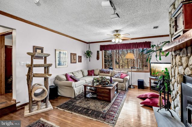 26 TUCKERTON RD, Shamong, NJ 08088