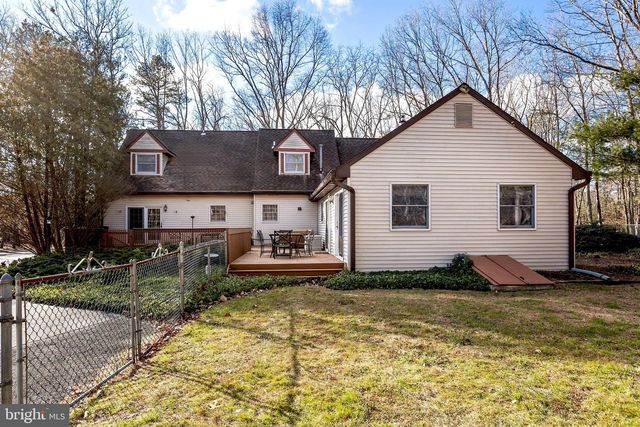 26 TUCKERTON RD, Shamong, NJ 08088