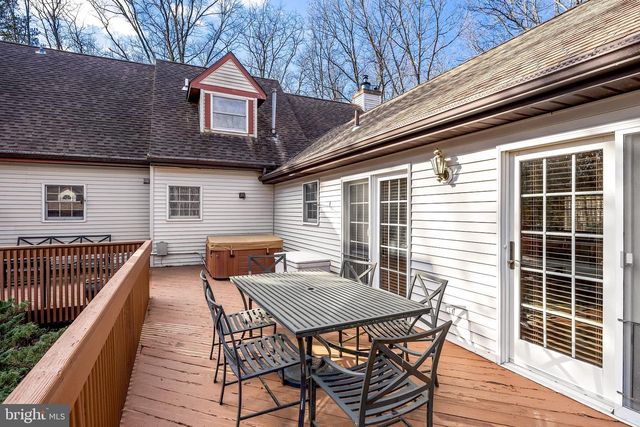 26 TUCKERTON RD, Shamong, NJ 08088