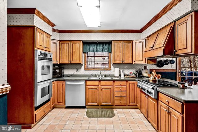 26 TUCKERTON RD, Shamong, NJ 08088