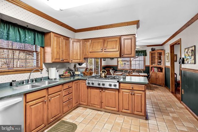 26 TUCKERTON RD, Shamong, NJ 08088