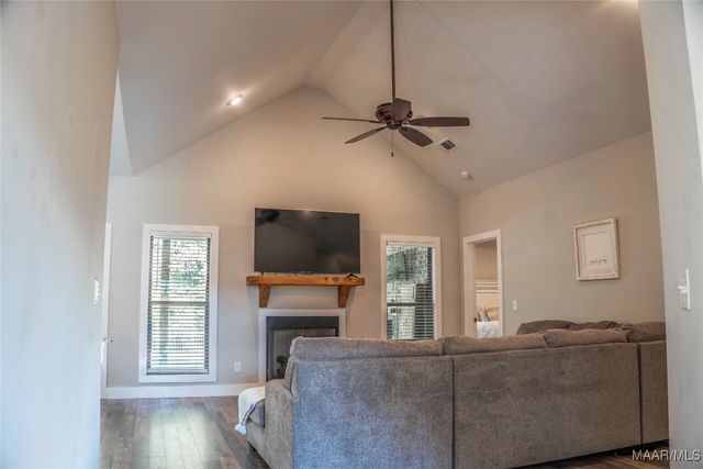 441 Wind Ridge Drive, Deatsville, AL 36022