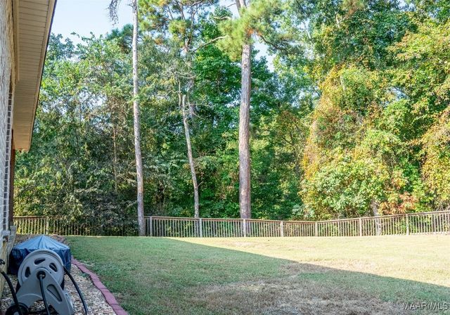 441 Wind Ridge Drive, Deatsville, AL 36022