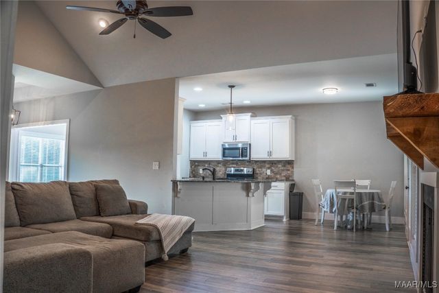 441 Wind Ridge Drive, Deatsville, AL 36022