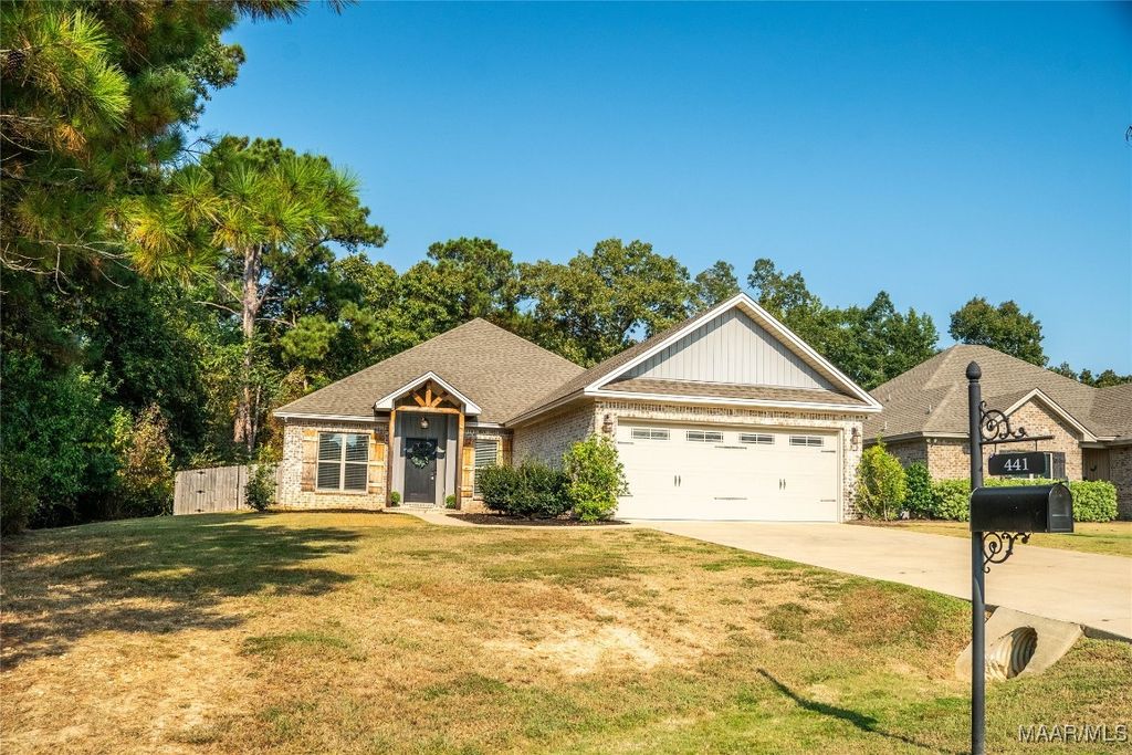 441 Wind Ridge Drive, Deatsville, AL 36022