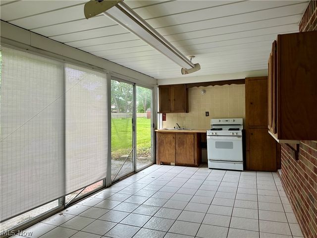 5004 Dunsmore Avenue, Ashtabula, OH 44004