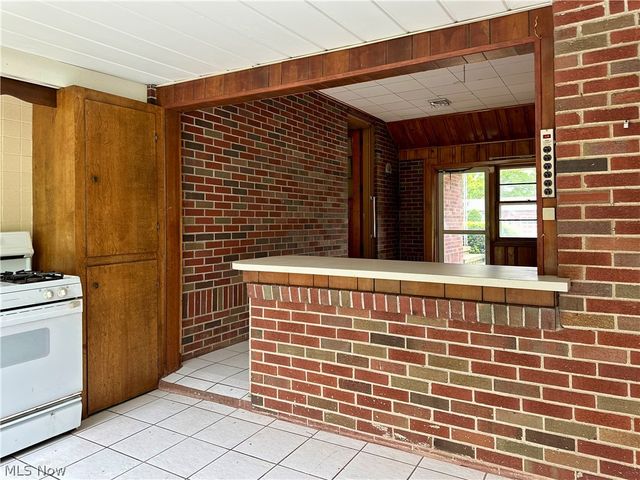 5004 Dunsmore Avenue, Ashtabula, OH 44004