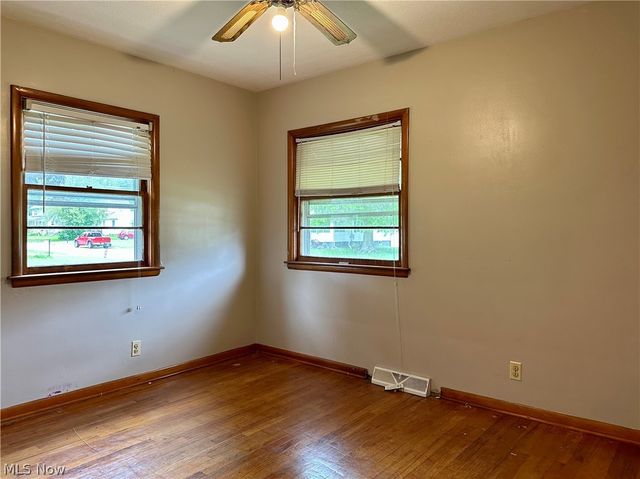 5004 Dunsmore Avenue, Ashtabula, OH 44004