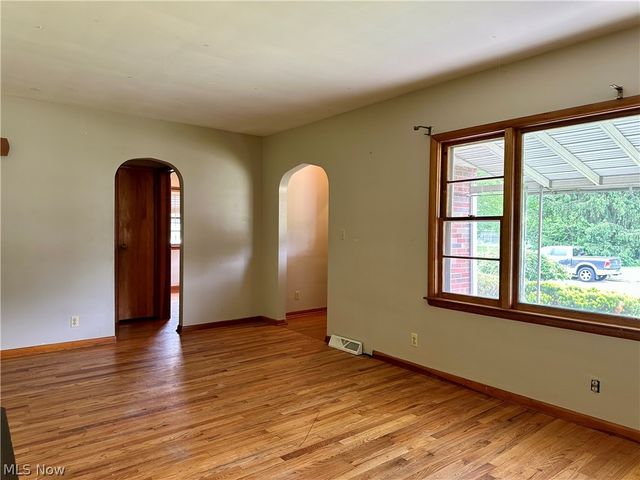5004 Dunsmore Avenue, Ashtabula, OH 44004
