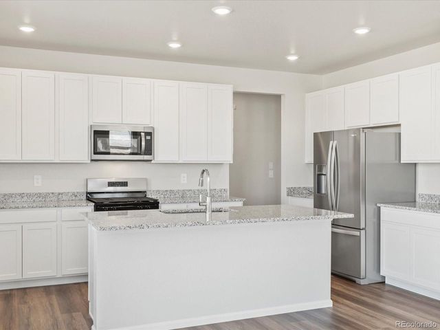 4701 Sunsplash Way, Johnstown, CO 80534