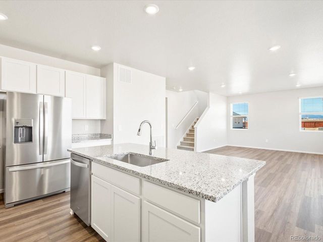 4701 Sunsplash Way, Johnstown, CO 80534