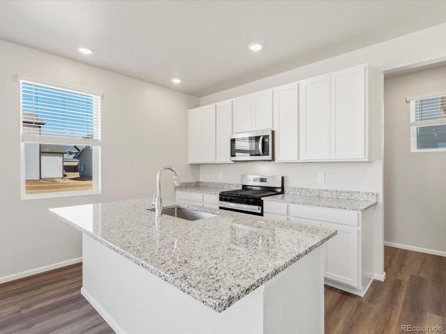 4701 Sunsplash Way, Johnstown, CO 80534