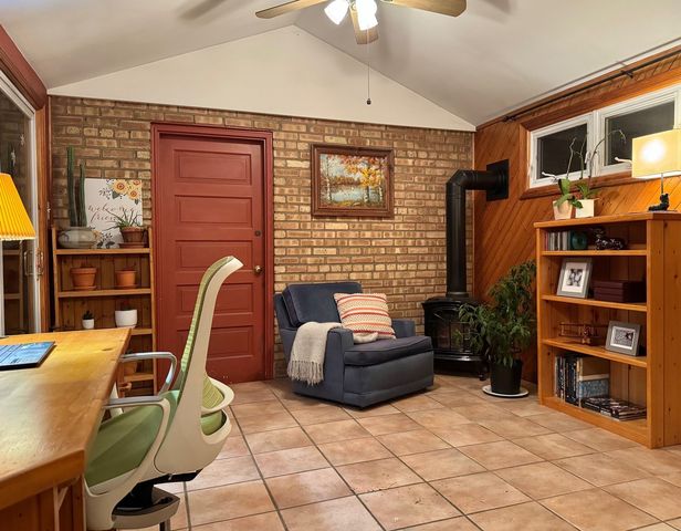 911 E Villa Drive, Des Plaines, IL 60016