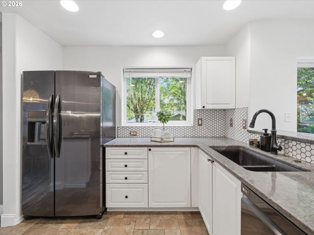 1799 Sw DAYBREAK Way, Troutdale, OR 97060