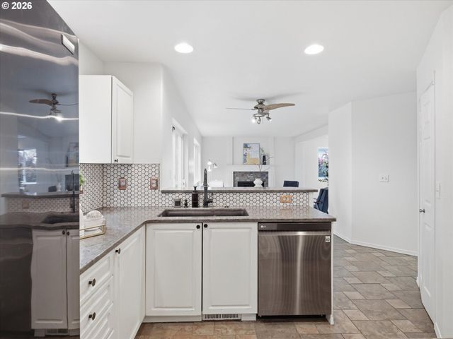 1799 Sw DAYBREAK Way, Troutdale, OR 97060