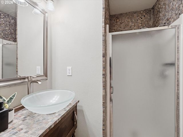 1799 Sw DAYBREAK Way, Troutdale, OR 97060