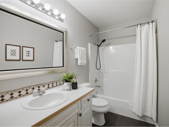 1799 Sw DAYBREAK Way, Troutdale, OR 97060