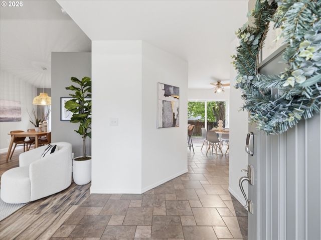 1799 Sw DAYBREAK Way, Troutdale, OR 97060