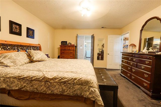 38202 E Old Pink Hill Road, Oak Grove, MO 64075