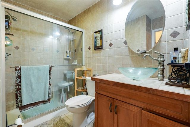 38202 E Old Pink Hill Road, Oak Grove, MO 64075