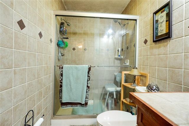 38202 E Old Pink Hill Road, Oak Grove, MO 64075