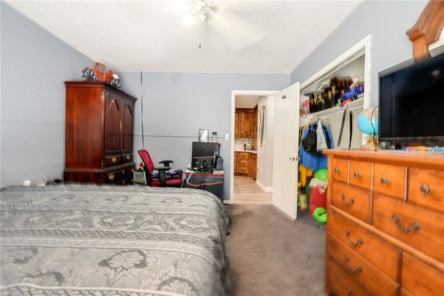 38202 E Old Pink Hill Road, Oak Grove, MO 64075