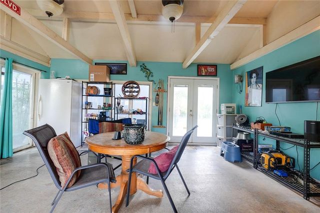 38202 E Old Pink Hill Road, Oak Grove, MO 64075