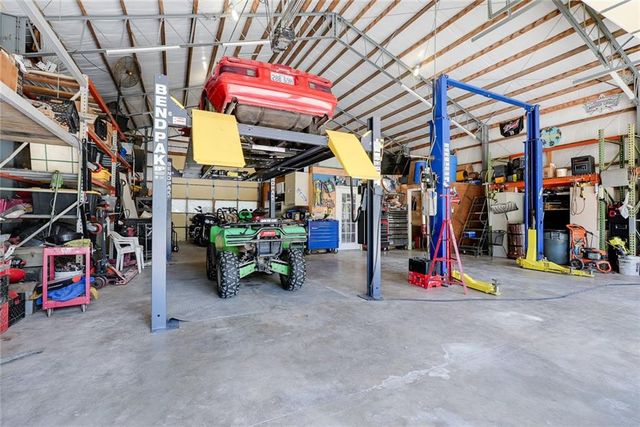 38202 E Old Pink Hill Road, Oak Grove, MO 64075