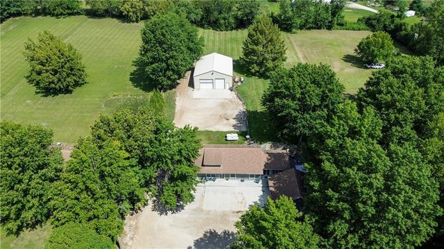 38202 E Old Pink Hill Road, Oak Grove, MO 64075