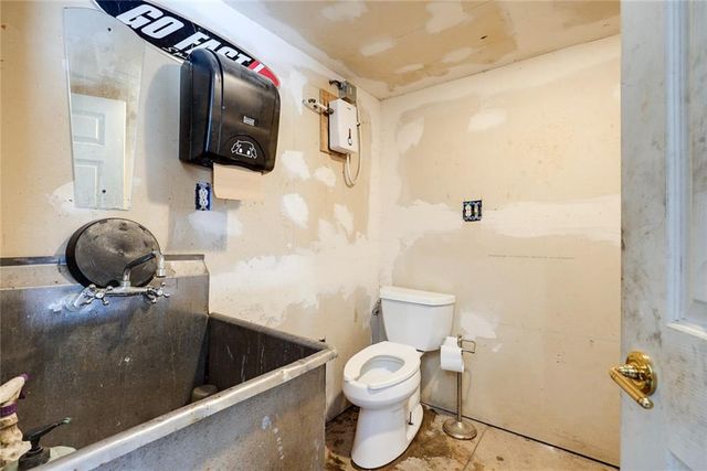 38202 E Old Pink Hill Road, Oak Grove, MO 64075