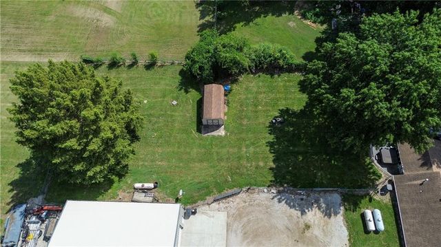 38202 E Old Pink Hill Road, Oak Grove, MO 64075