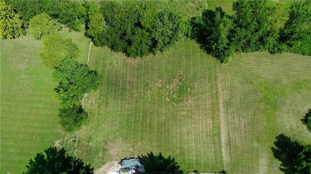 38202 E Old Pink Hill Road, Oak Grove, MO 64075