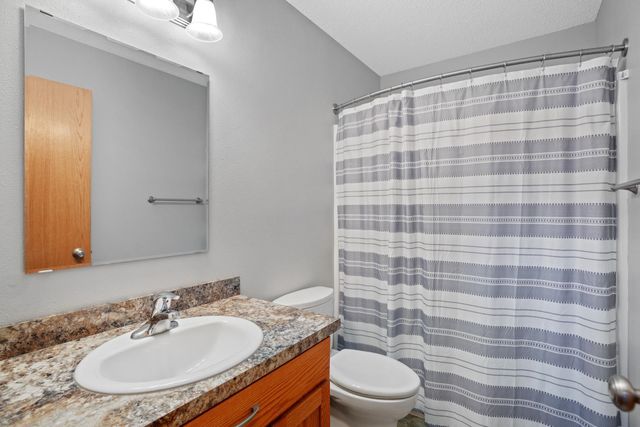 3201 Woodside Drive SE, Minot, ND 58701