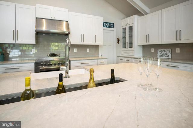 107 PLANTATION DR, Locust Grove, VA 22508