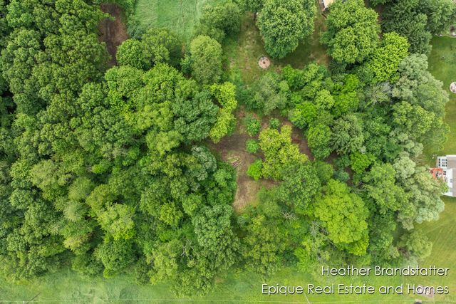 4323 Woodside Oaks Drive SE, Grand Rapids, MI 49546