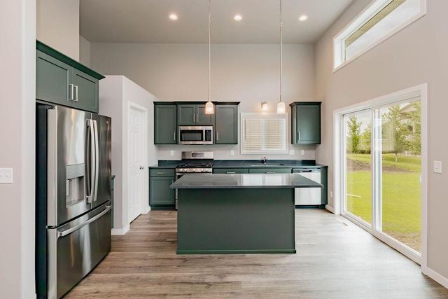 2626 36th Avenue S, Moorhead, MN 56560