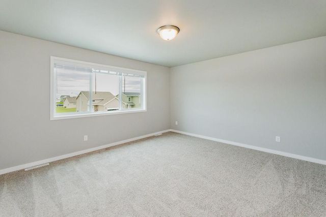2626 36th Avenue S, Moorhead, MN 56560