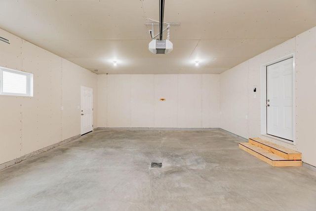 2626 36th Avenue S, Moorhead, MN 56560
